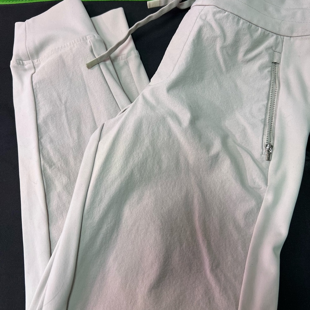 Athleta Headlands Hybrid Trek Jogger, light tan, Sz 6